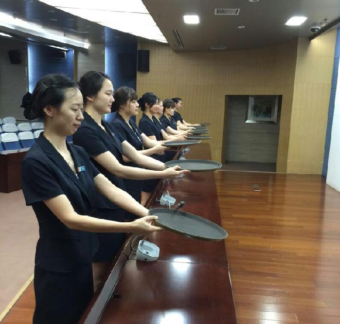 江蘇省機(jī)關(guān)事務(wù)管理局靖江機(jī)管局組織開展酒店管理禮儀培訓(xùn)